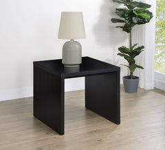 Mesa auxiliar cuadrada de madera de ingeniería Knapp, color negro