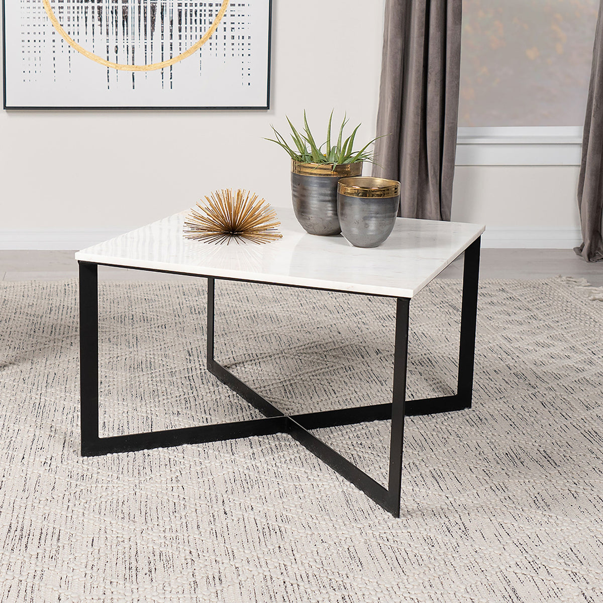 Mesa de centro cuadrada Tobin con superficie de mármol, blanca y negra