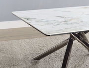 Mesa auxiliar Carvell cuadrada de piedra sinterizada Mirage White