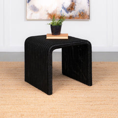 Mesa auxiliar cuadrada de ratán tejido Cahya, color natural