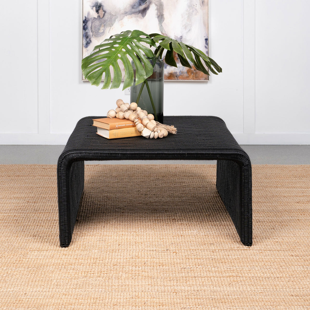 Mesa de centro cuadrada de ratán tejido Cahya negra