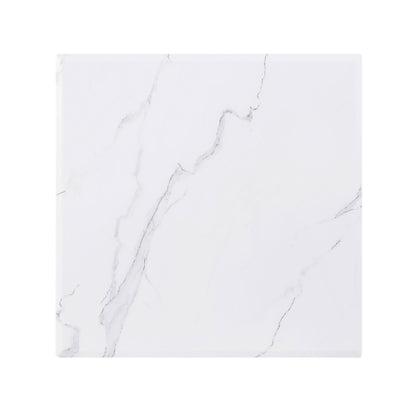 Mesa auxiliar Visalia de acero inoxidable con superficie de mármol sintético dorado