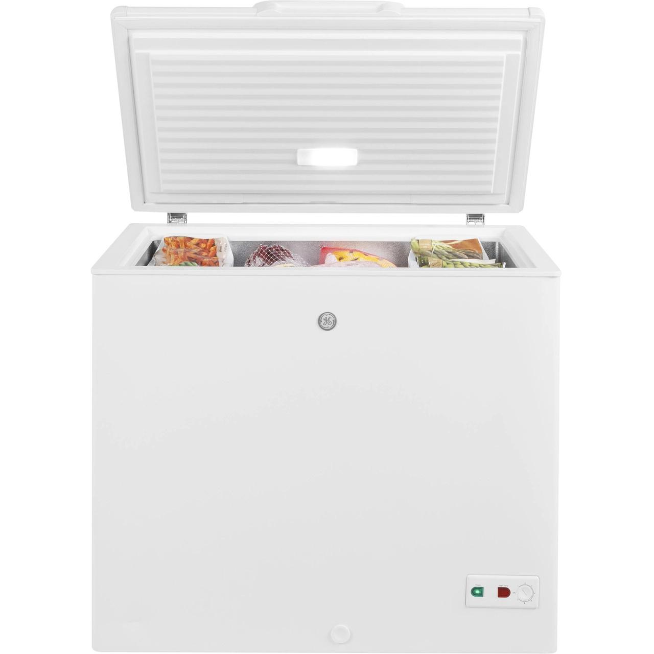 GE 8.8 cu.ft. Chest Freezer with LED Lighting FCM9SRWW IMAGE 5