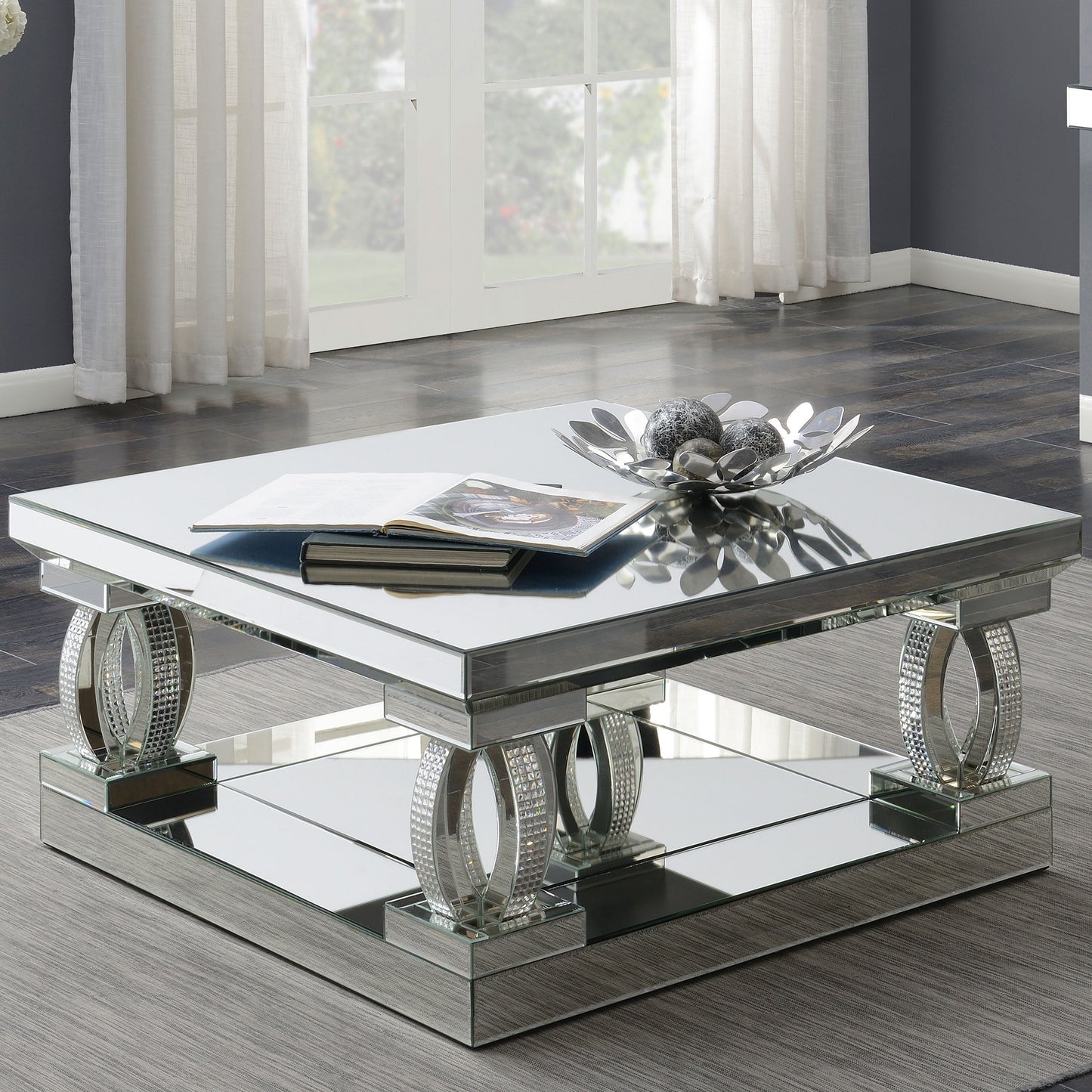 Mesa de centro cuadrada Amalia de cristal acrílico espejado, color plata