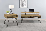 Mesa auxiliar de madera de ingeniería Fanning, roble dorado