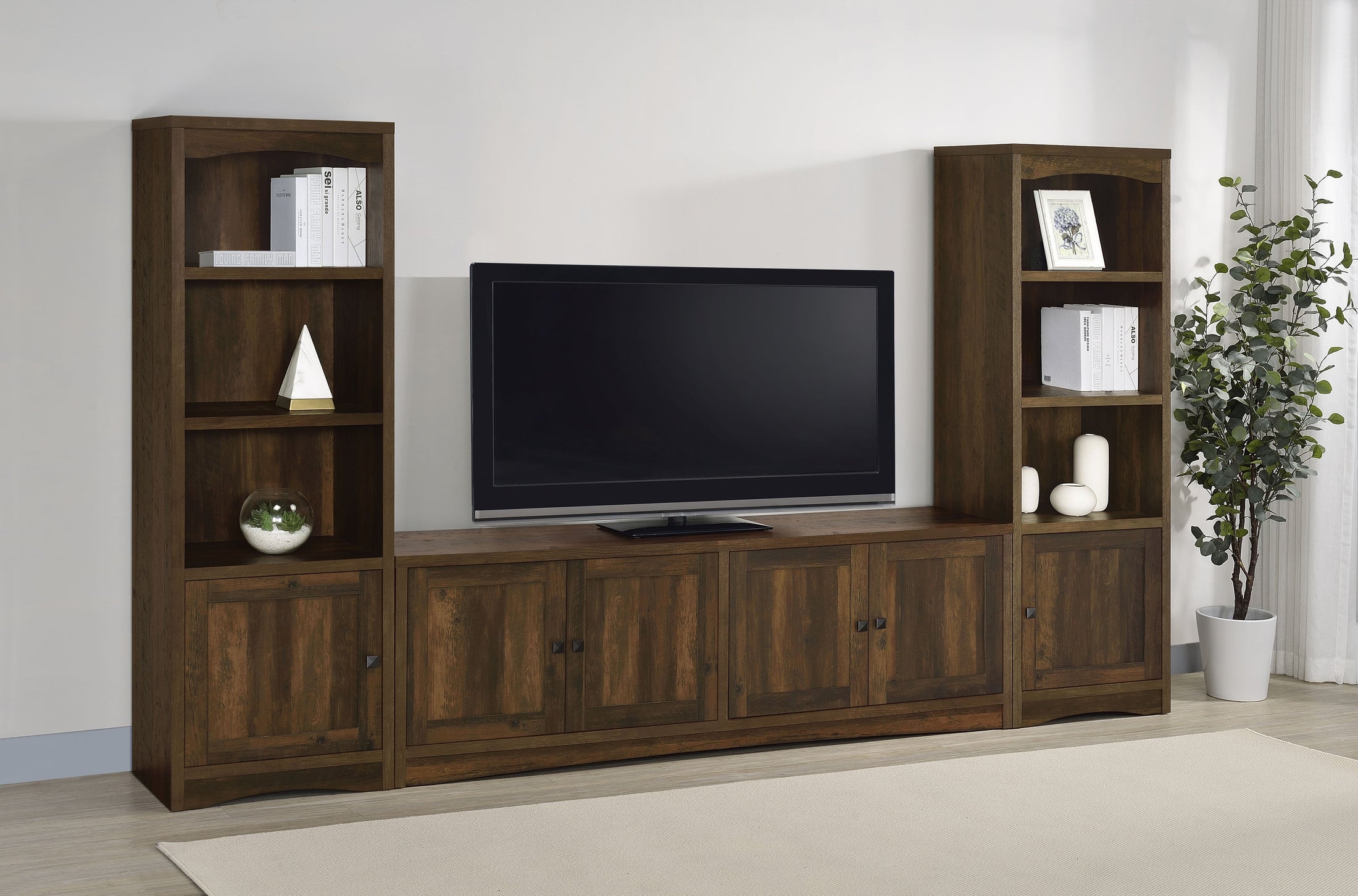 Soporte para TV Laughlin Entertainment Center de pino oscuro