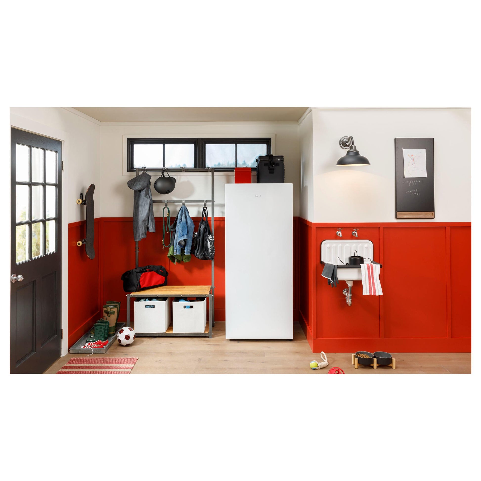  Hotpoint 13 cu. ft. Upright Freezer with LED Interior Lighting HUF13STRWW IMAGE 19