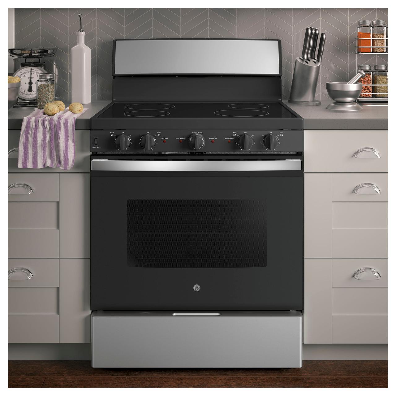 GE 30-inch Freestanding Electric Range with Radiant Smooth Cooktop JB480STSS IMAGE 3