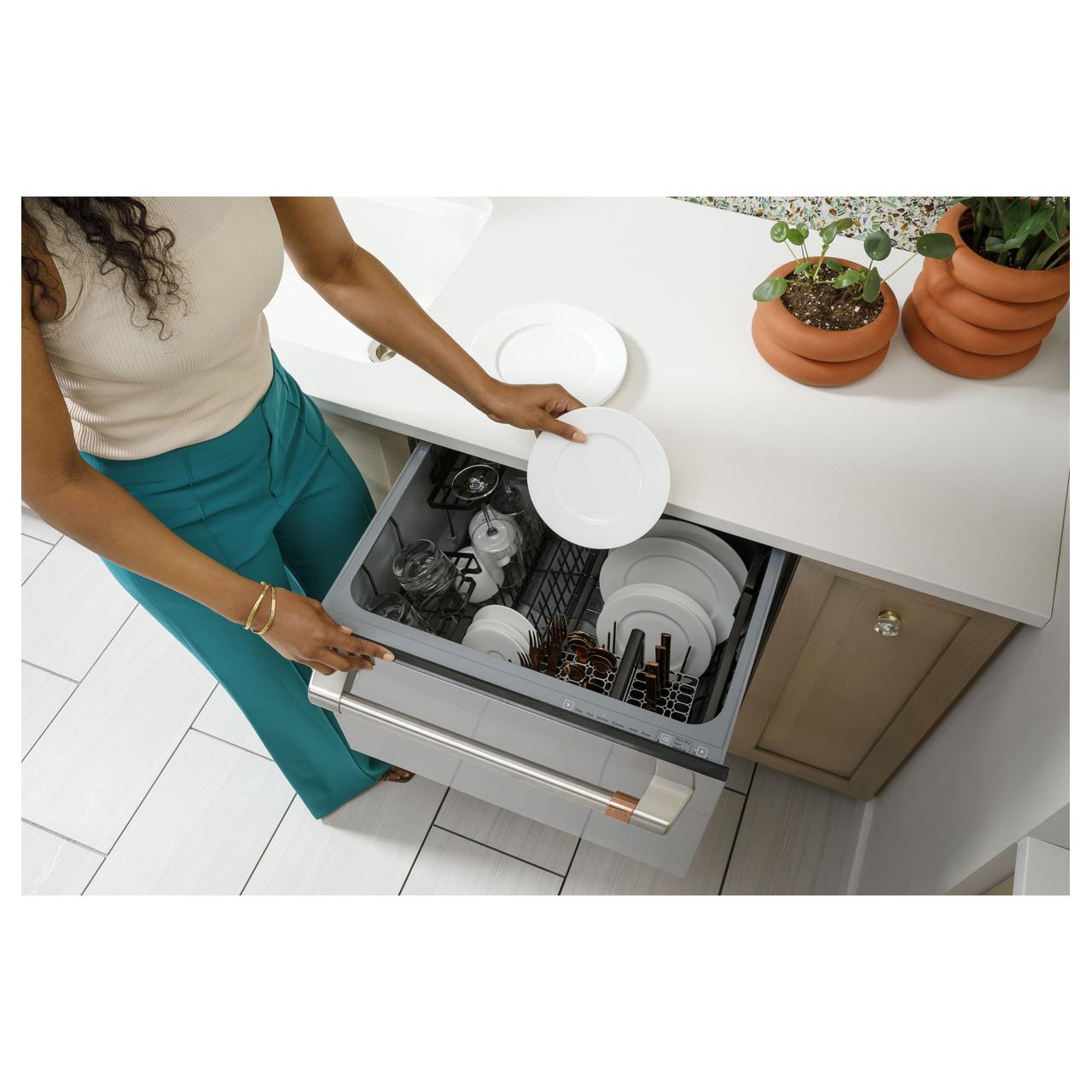  Café 24-inch, Built-in Dishwasher CDD420P2TS1 IMAGE 17