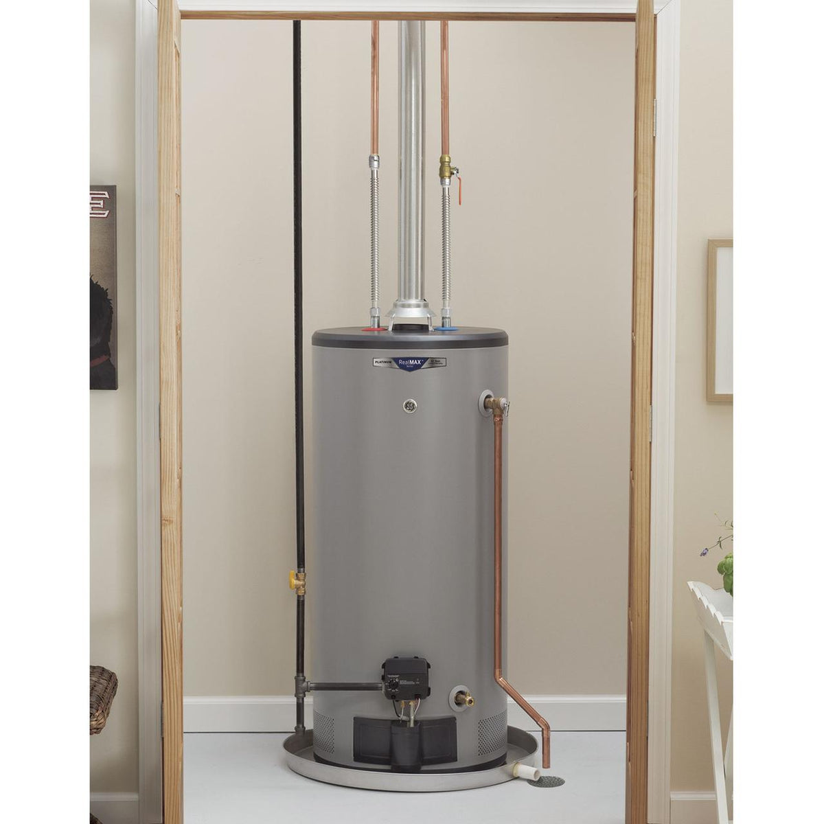  GE 40 Gallon Short Residential Natural Gas Water Heater GG40S12BXR IMAGE 2