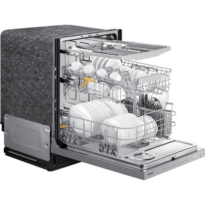 Samsung 24-inch Built-in Dishwasher with StormWash+ DW80B7070US/AA IMAGE 3