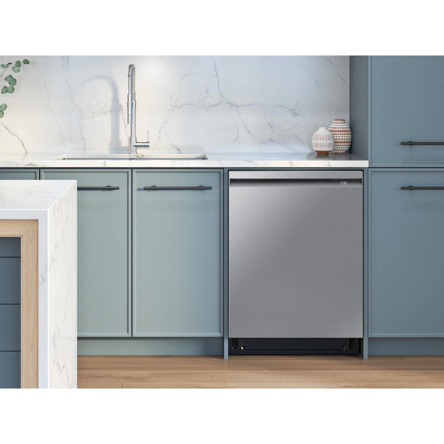 Samsung 24-inch Built-in Dishwasher with StormWash+ DW80B7070US/AA IMAGE 5