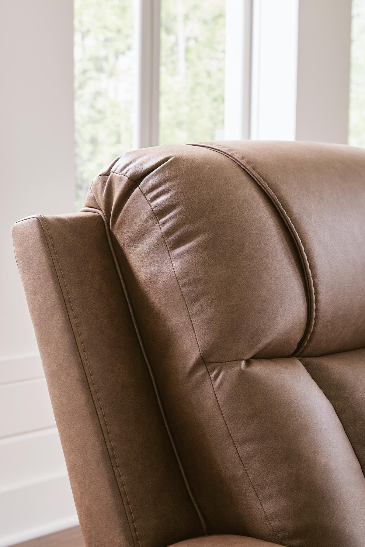 Mackmenville DBL Rec Loveseat w/Console