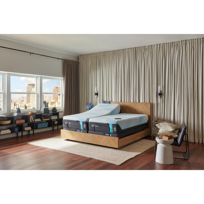  Tempur-Pedic Tempur-LuxeBreeze® Medium Hybrid Mattress (King) IMAGE 9