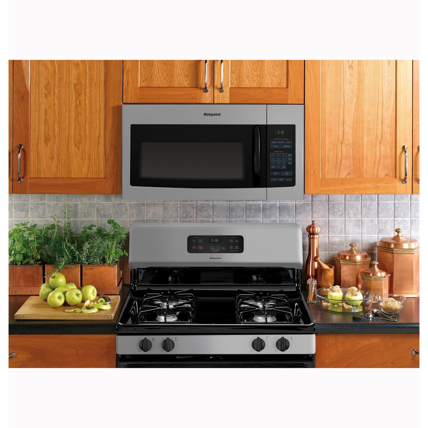  Hotpoint 30-inch, 1.6 cu.ft. Over-the-Range Microwave Oven RVM5160MPSA IMAGE 6