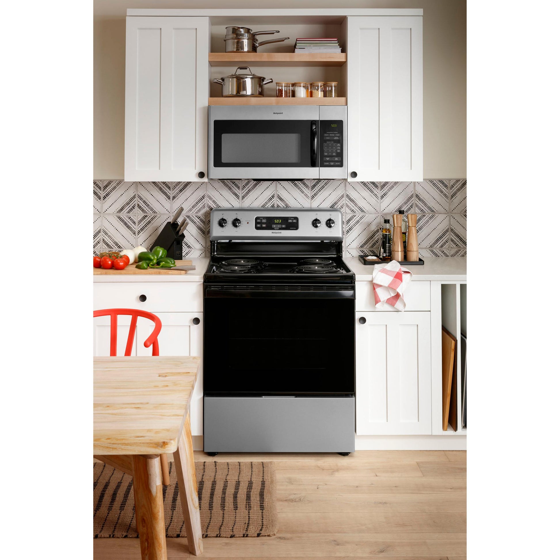  Hotpoint 30-inch, 1.6 cu.ft. Over-the-Range Microwave Oven RVM5160MPSA IMAGE 7