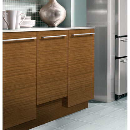 GE 18-inch Built-In Dishwasher with Three-Level Wash System UDT165SIVII IMAGE 6