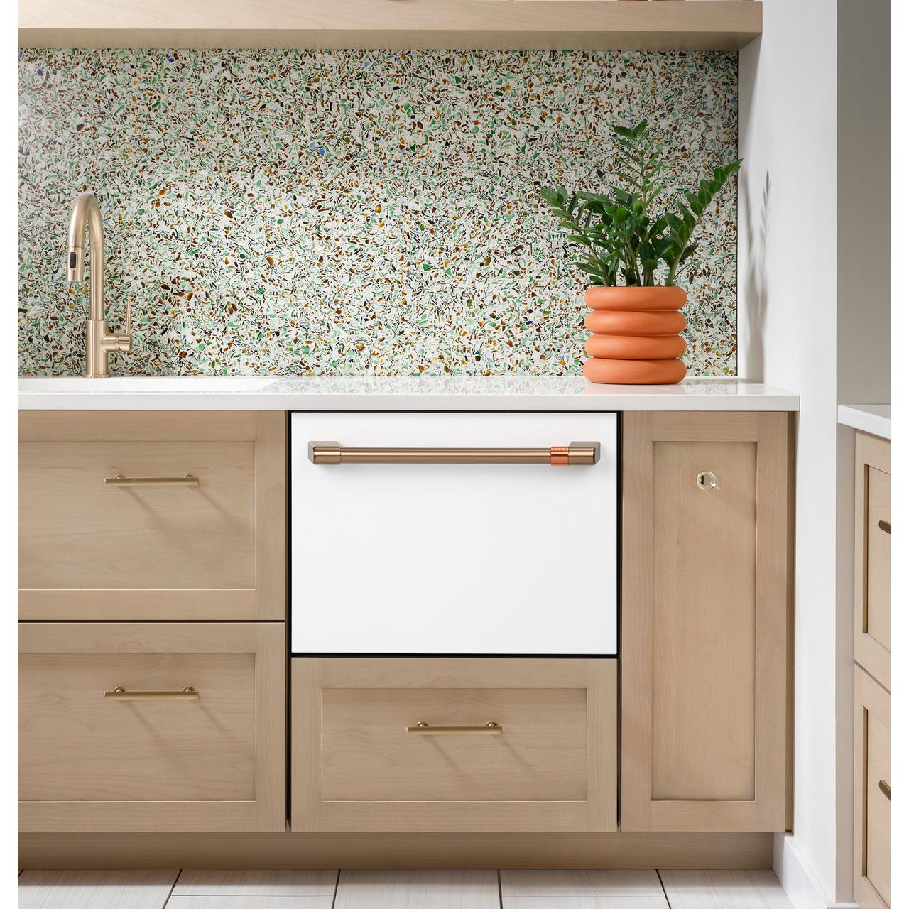  Café 24-inch Built-in Dishwasher with WiFi CDD220P4WW2 IMAGE 2