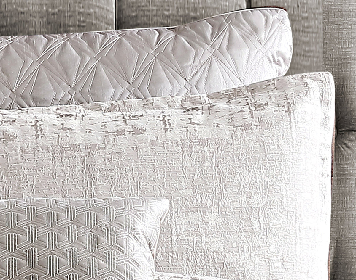 Gypsy Gris Comforter Set