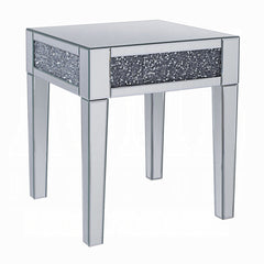 Mesa auxiliar cuadrada Noralie Glam con patas cónicas e incrustaciones de diamantes falsos