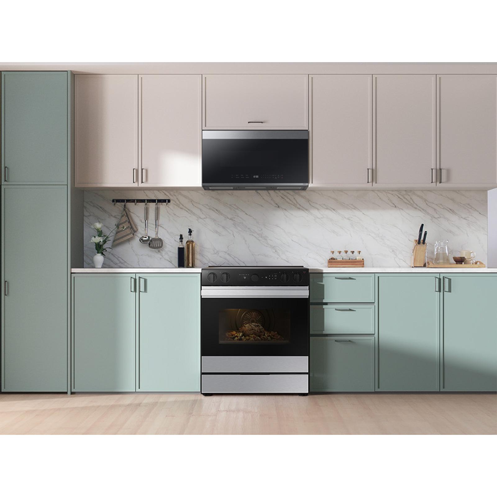  Samsung Bespoke 6.3 cu. ft. Smart Slide-In Electric Range with Air Fry NSE6DG8502SR/AA IMAGE 10