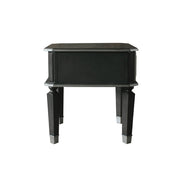 Mesa auxiliar cuadrada de la casa Beatrice