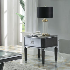Mesa auxiliar cuadrada de la casa Beatrice