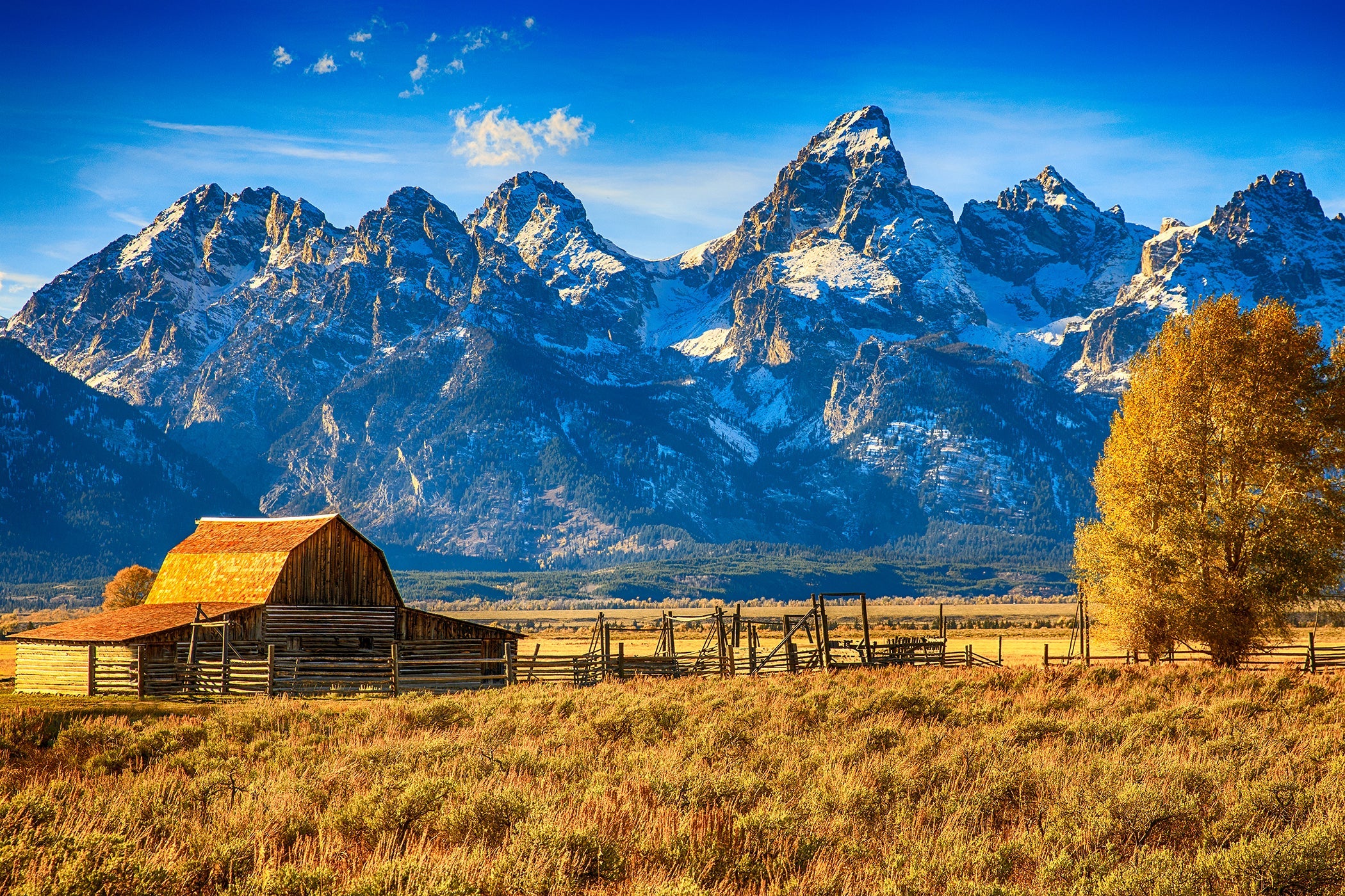''Mountainous Barn'' Tempered Glass