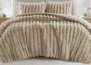 Raechalla Queen Panel Bed 4PC Bedroom Set with Comforter Kit