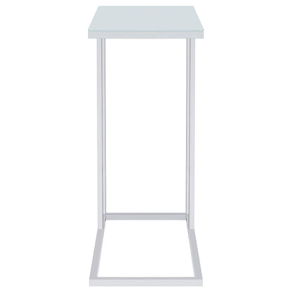 Mesa auxiliar de sofá en forma de C con tapa de cristal blanco Stella, cromada