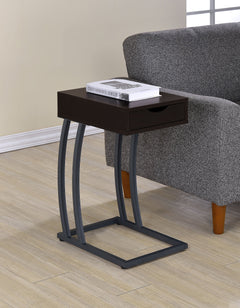 Mesa auxiliar Troy con 1 cajón en forma de C y toma de corriente, color capuchino