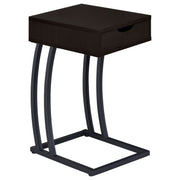Mesa auxiliar Troy con 1 cajón en forma de C y toma de corriente, color capuchino