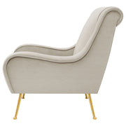 Sillón tapizado Ricci con brazos en forma de silla de montar en color piedra