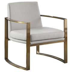 Sillón Cory tapizado con brazos arqueados, color crema