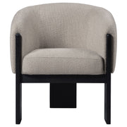 Silla decorativa Valdez Boucle con respaldo de barril tapizado en beige