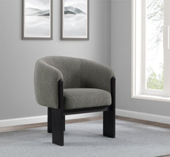 Silla decorativa Valdez Boucle con respaldo de barril tapizado en beige