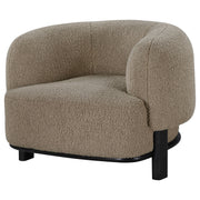 Silla decorativa Lawler con respaldo de barril tapizado en color marfil