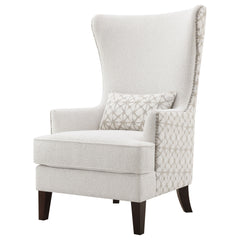 Sillón alto con respaldo alto tapizado Pippin, color Latte
