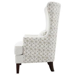 Sillón alto con respaldo alto tapizado Pippin, color Latte
