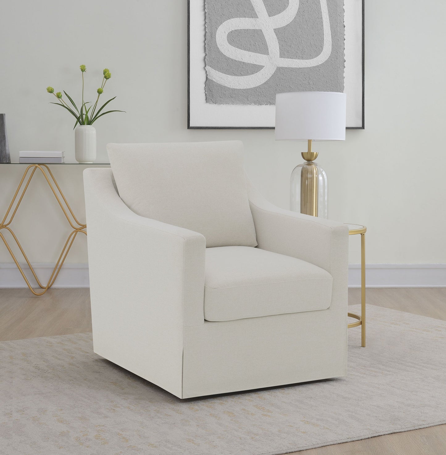 Sillón giratorio con brazos inclinados tapizado de invierno, color beige