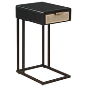 Mesa auxiliar Amherst de metal con un cajón y tejido de radio en caña, color negro