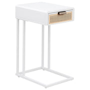 Mesa auxiliar Amherst de metal con un cajón y tejido de radio en caña, color negro
