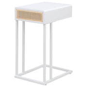 Mesa auxiliar Amherst de metal con un cajón y tejido de radio en caña, color negro