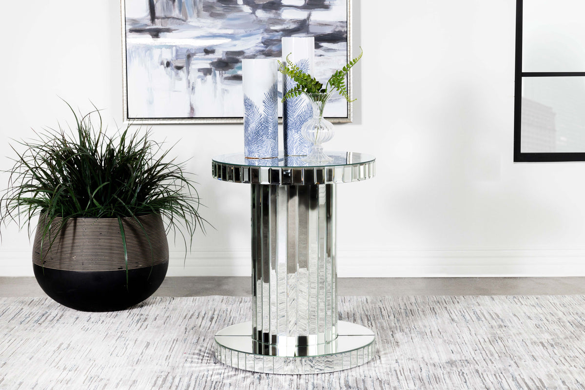 Mesa auxiliar redonda Dorielle con espejo de cristal acrílico plateado