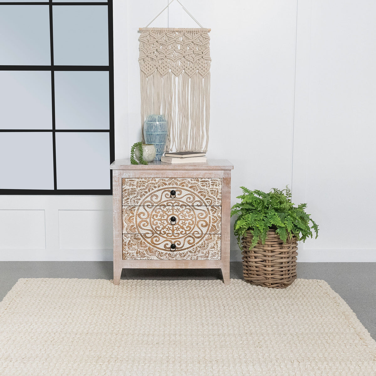 Gabinete Mariska Mandala de madera de 3 cajones en blanco envejecido