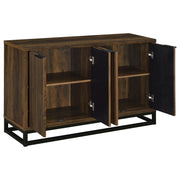Gabinete decorativo de madera de ingeniería de 4 puertas Ryatt, pino oscuro