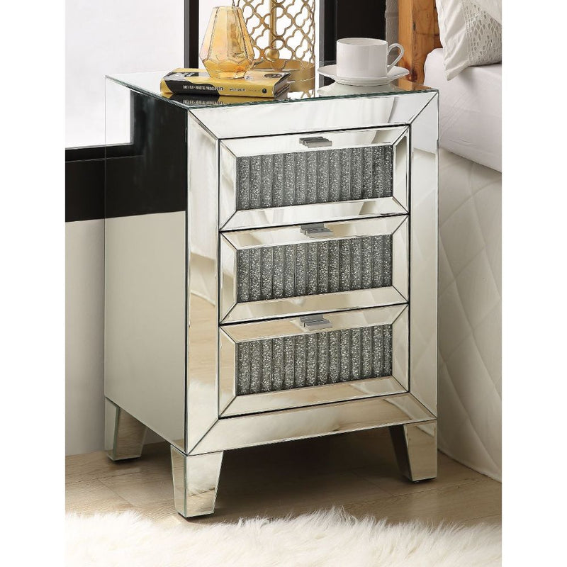 Noralie Accent Table - Mirrored & Faux Diamonds (18"W x 14"D x 26"H)