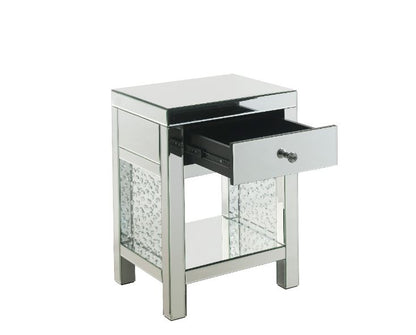 Mesa auxiliar rectangular Nysa con 1 cajón y 1 estante