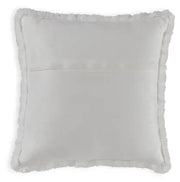 Gariland Pillow