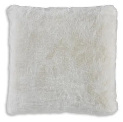 Gariland Pillow